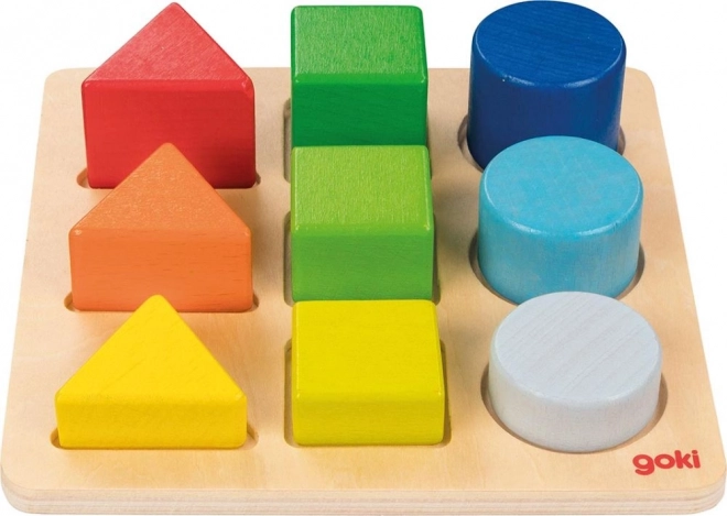 Jouet éducatif en bois Goki pour le tri des formes et des couleurs