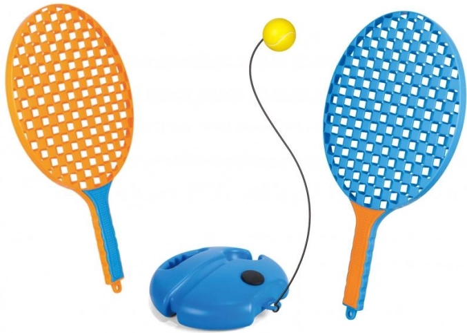 Sporto entraîneur de tennis avec deux raquettes