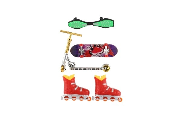 Ensemble skateboard, waveboard, patins, trottinette doigt en plastique mixte sur carte 16x30cm