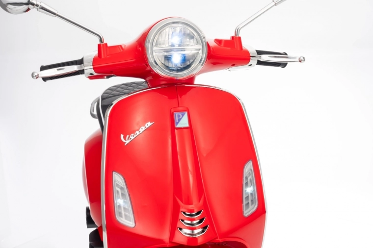 Feux LED et design VESPA réaliste