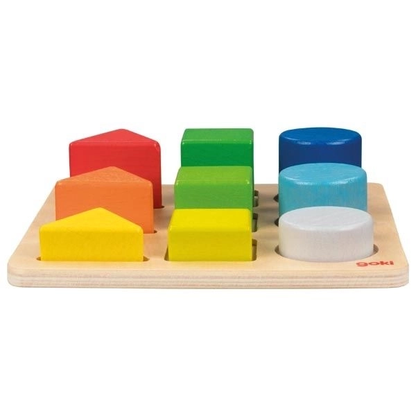 Jouet éducatif en bois Goki pour le tri des formes et des couleurs