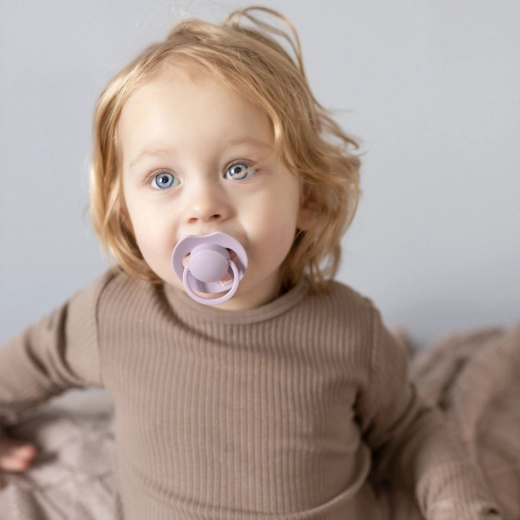 Léger, résistant et sûr pour le développement de l’occlusion et du langage