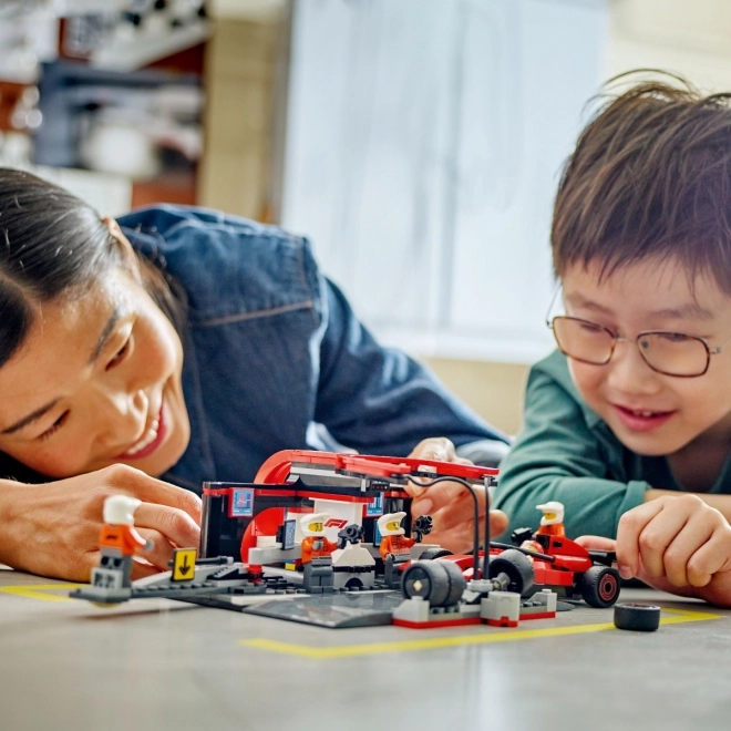 LEGO City 60443 Arrêt aux stands F1 avec mécaniciens et voiture Ferrari