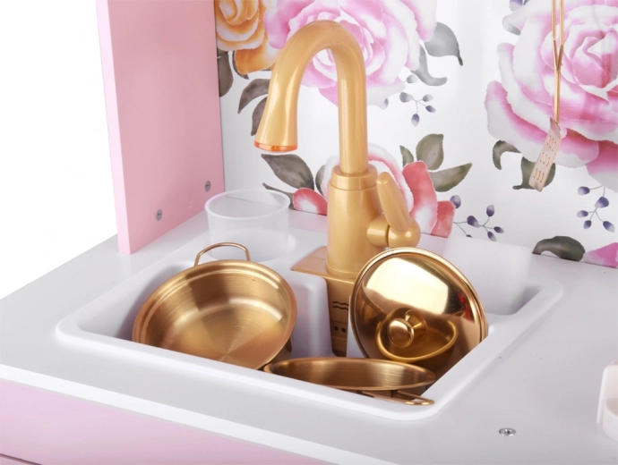 Évier fonctionnel avec robinet doré