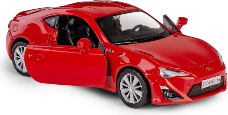 Portes ouvrantes et intérieur détaillé