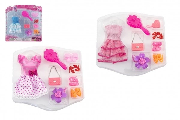 Robes/accessoires pour poupées avec accessoires, 3 types sur carte 24x24x3cm