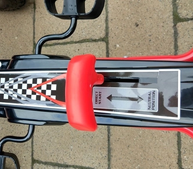 Kart à pédales pneumatique + Pneus gonflables + Siège réglable – Rouge