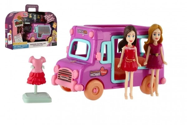 Poupées avec voiture et accessoires