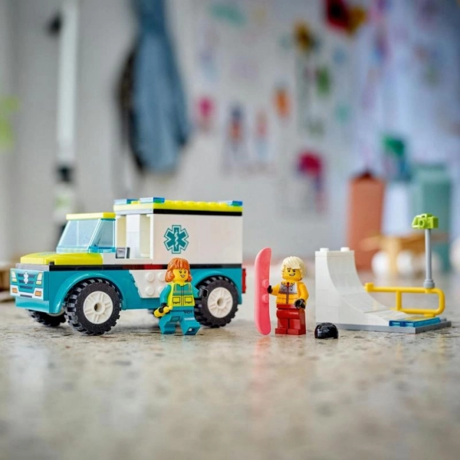 LEGO® City 60403 Ambulance et snowboarder