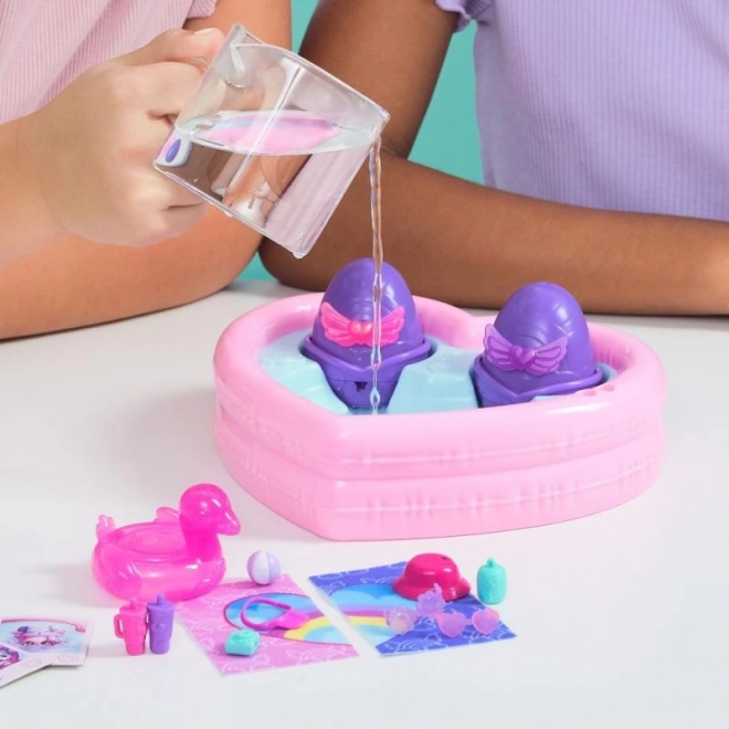 Animaux Hatchimals à la fête de la piscine