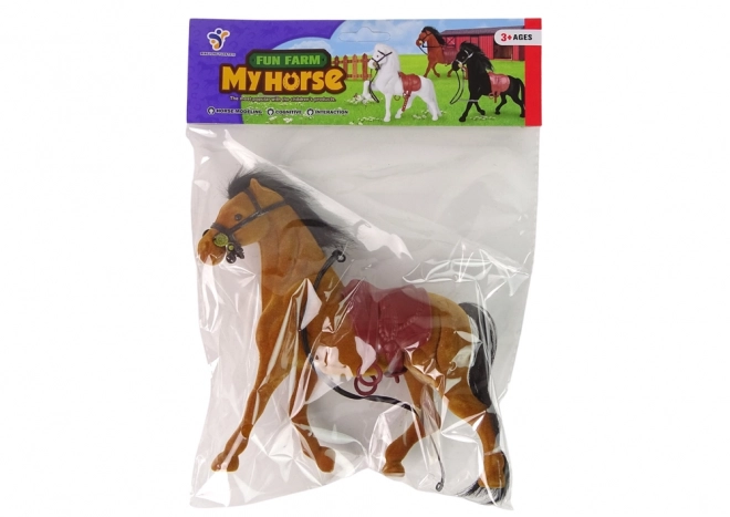 Figure cheval en velours brun de ferme