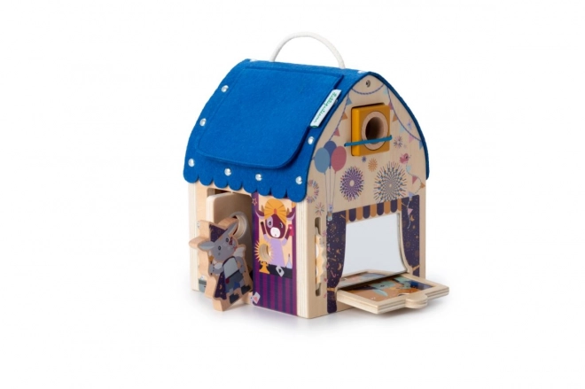 Lilliputiens - maison en bois pleine d'illusions d'optique