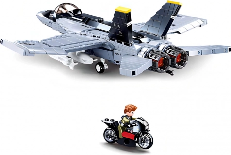 Jeu d’action avec figurine et moto
