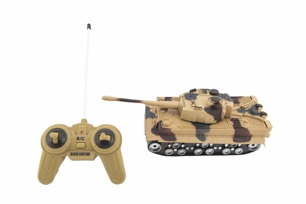 Deux tanks RC 1:32 avec effets