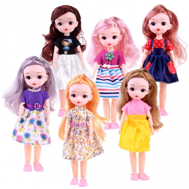 Belle poupée avec membres articulés et cheveux longs