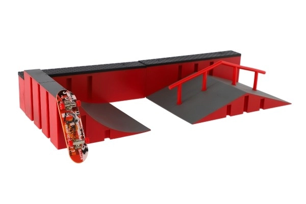 Skatepark avec skateboard à vis pour les doigts