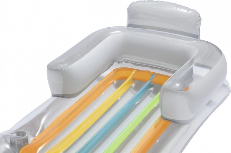 Dossier et accoudoirs confortables