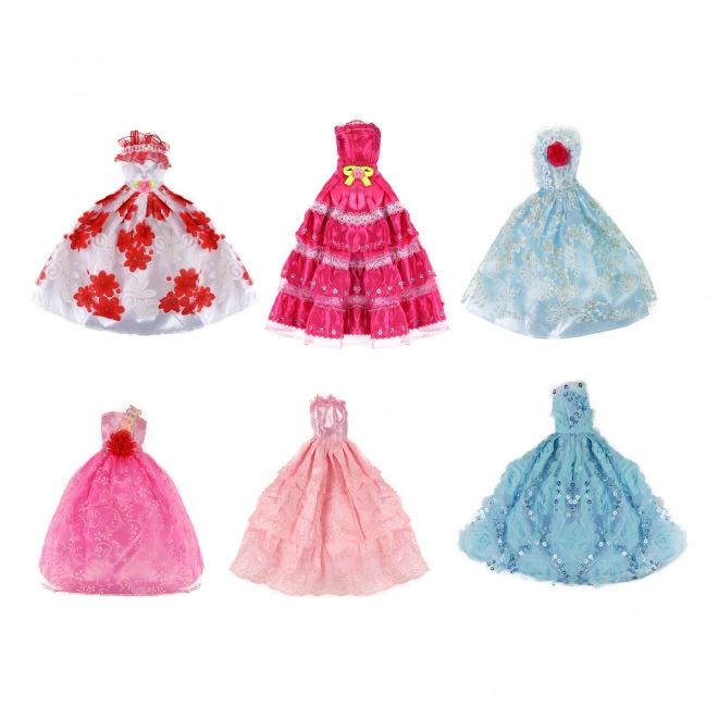 Vêtements pour poupées 4 types