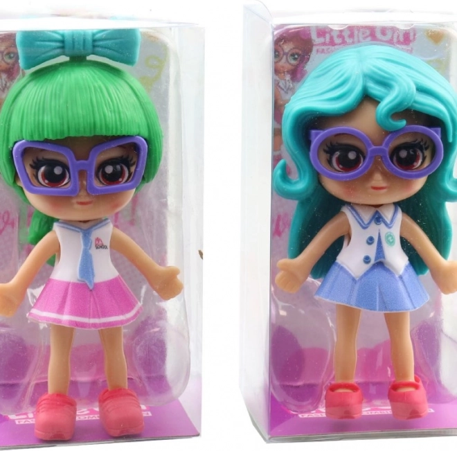 Poupée avec lunettes