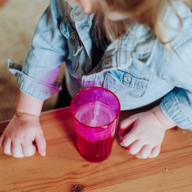 Apprendre à boire à partir d’un gobelet ouvert sans stress