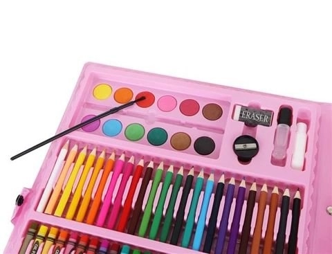 Grand ensemble de peinture dans une valise rose