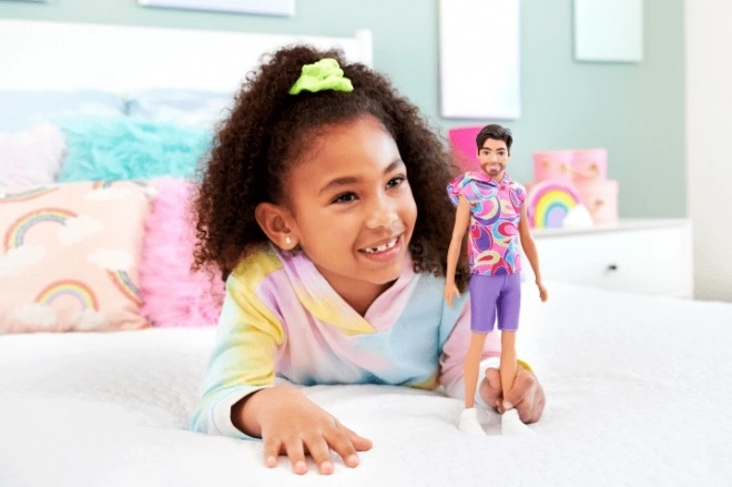 Barbie Modèle Ken - tenue multicolore HRH26 TV