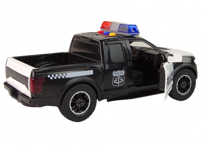 Véhicule tout-terrain de police avec portes ouvrantes, lumière et son noirs