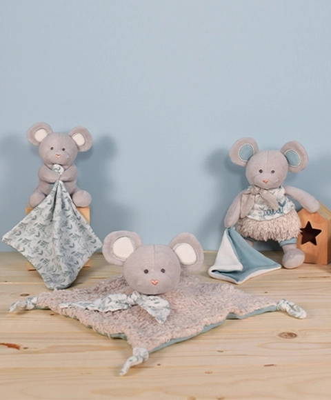 Ensemble cadeau Souris en peluche avec couverture en coton bio