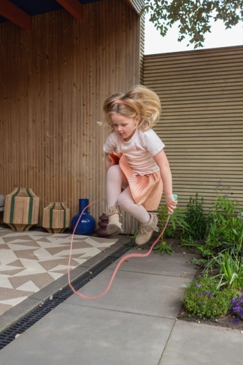 Corde à sauter avec poignée en bois rose