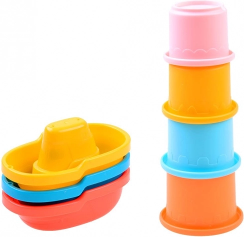 Gobelets et bateaux pour des jeux d’eau créatifs