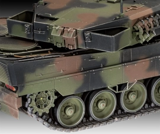 Modèle en plastique Leopard 2A6/A6NL