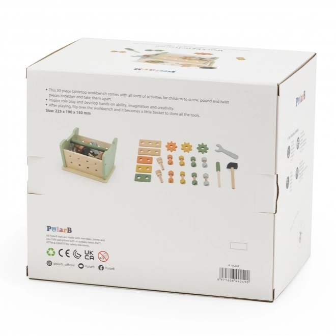 Établi en bois avec outils