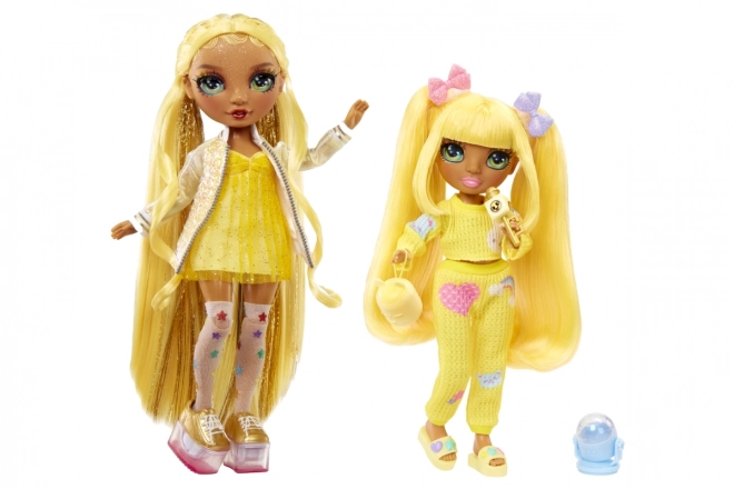 Rainbow High Junior Fashion poupée en pyjama - Sunny Madison