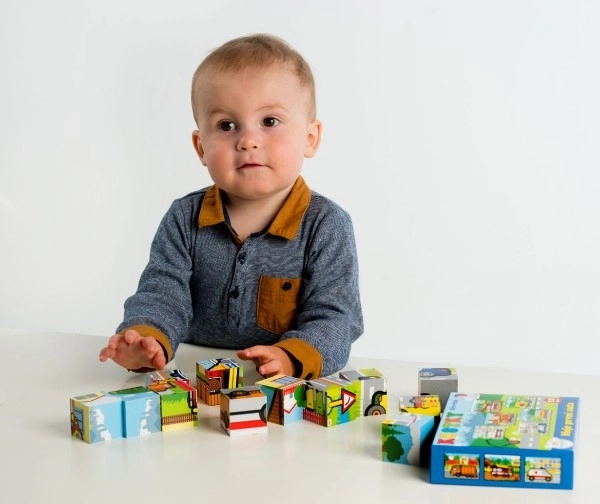 Cubes en bois Mon premier voiture 12pcs dans une boîte 17x12,5x4cm MPZ