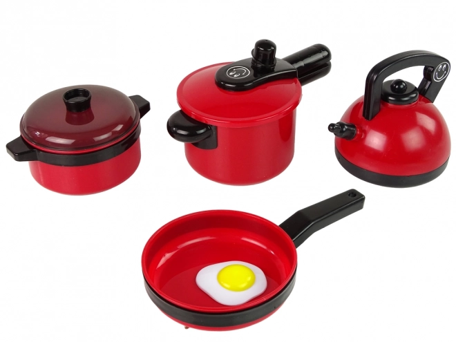 Ensemble de cuisine pour enfants avec vaisselle rouge