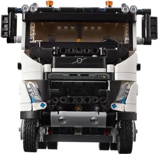 VOLVO FMX authentique avec cabine et moteur fonctionnels