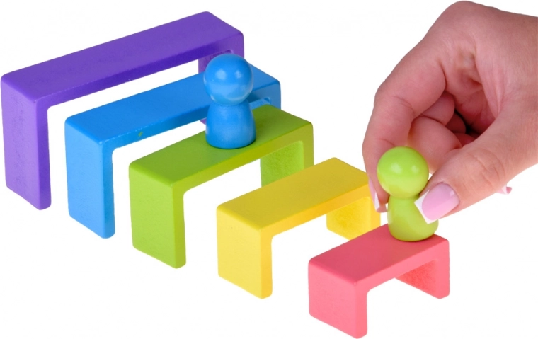 Principes Montessori pour le jeu autonome