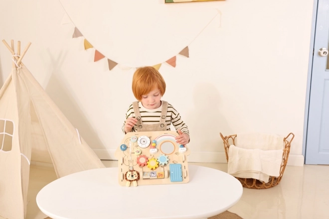 Planche d'activités Maison de Petit Lion par 2Kids Toys