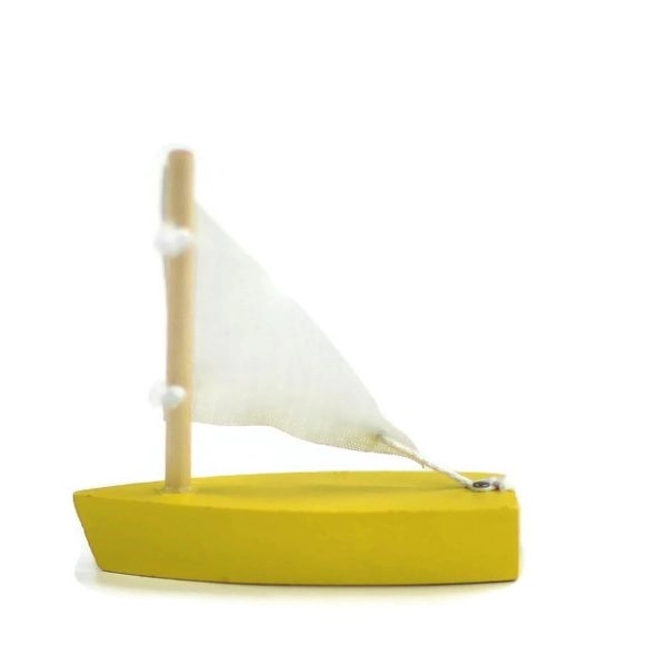 Bateaux miniatures en bois