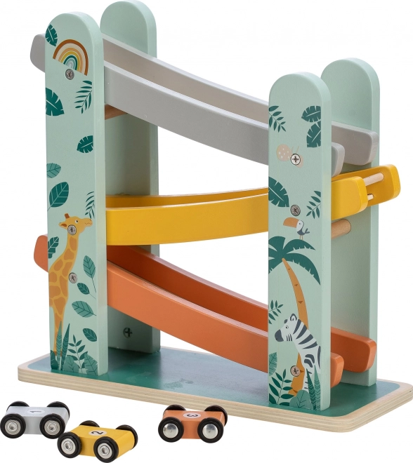 Piste de course en bois avec trois petites voitures en bois