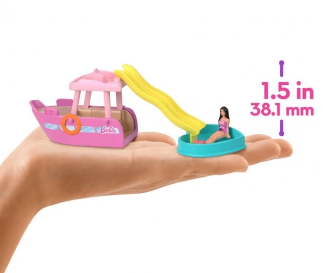 Mini BarbieLand ensemble avec figurine Barbie et véhicule