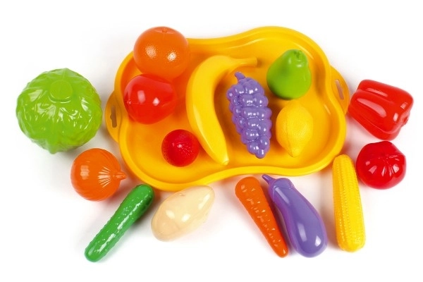 Ensemble de fruits et légumes en plastique avec plateau