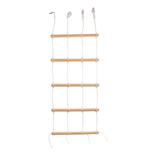 Petit mur d'escalade extérieur en bois
