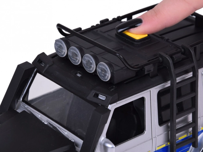 Voiture de police tout-terrain avec lumières et sons