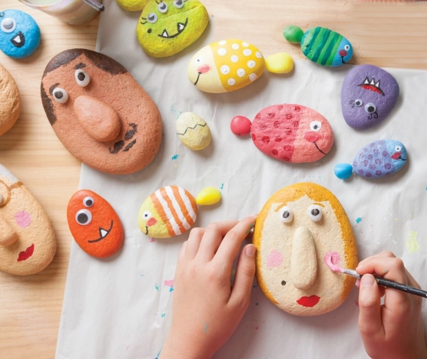 Galets rigolos avec yeux et détails 3D