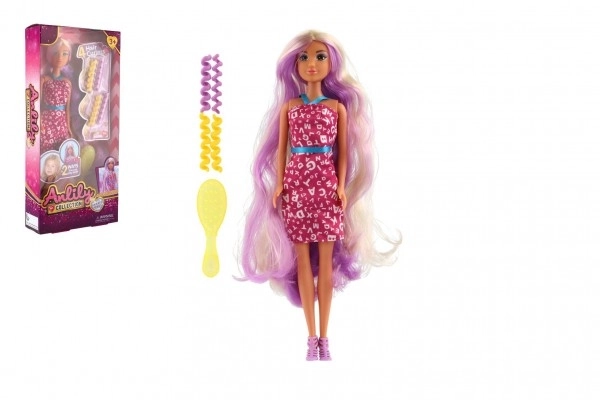 Poupée Anlily avec de longs cheveux et accessoires