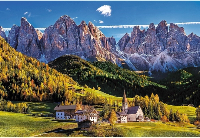 Motif impressionnant de Val di Funes dans les Dolomites