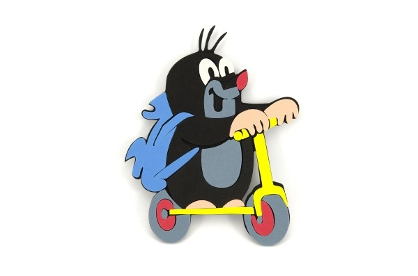 Krtek sur une trottinette