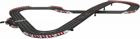 Circuit multicouche avec pont pour des courses dynamiques