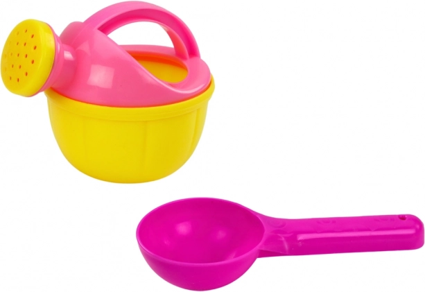Arrosoir et pelle pour un jeu confortable